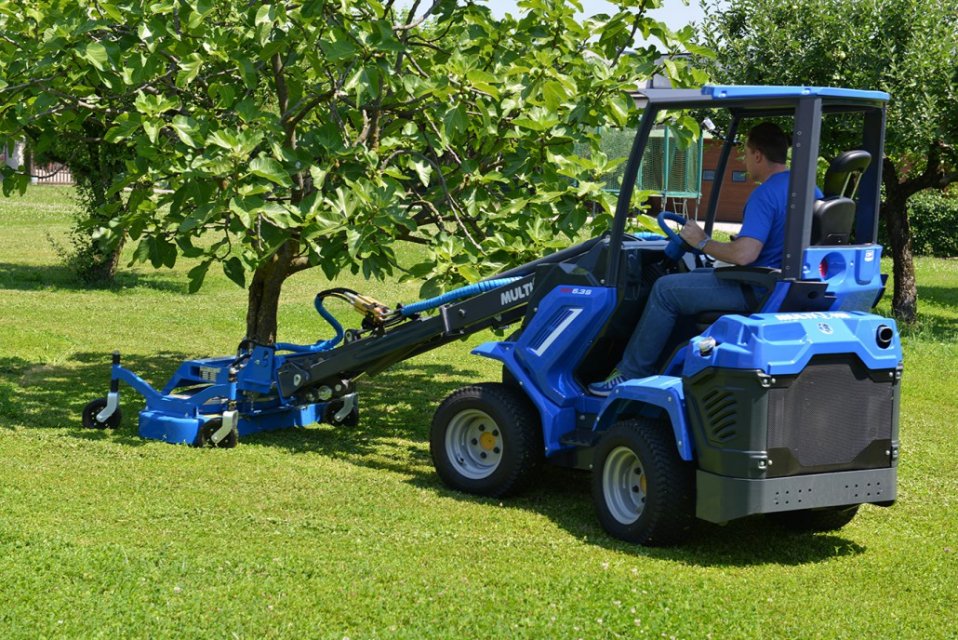 _multione-c890638-sekacka-s-bocnim-vyhozem-180cm_2