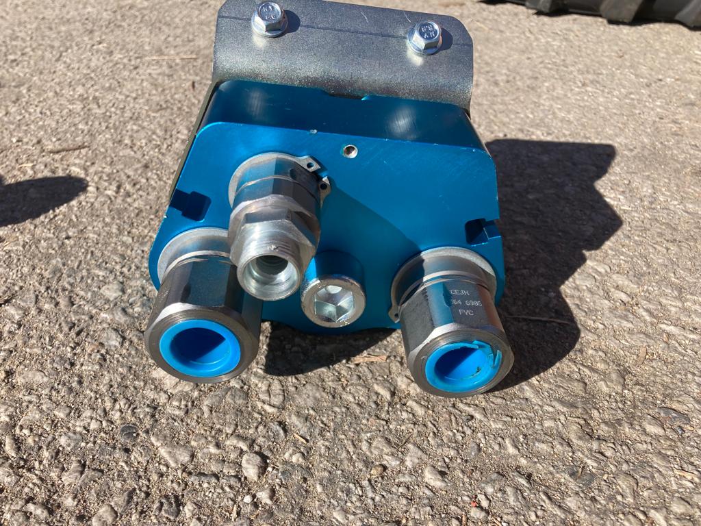 multione-multi-konektor-c880220 (1)